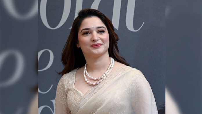 অভিনেত্রী