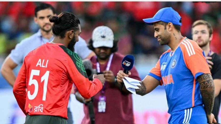 টস জিতে আগে ফিল্ডিং নিলো বাংলাদেশ