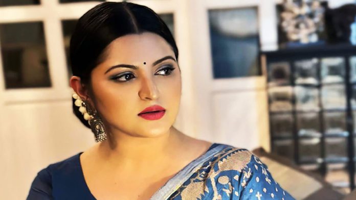 অভিনেত্রী